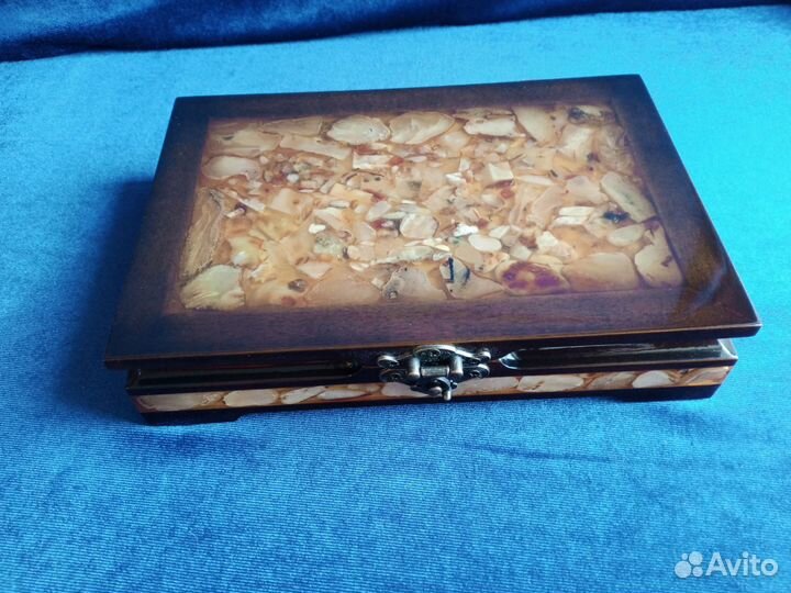 Домино из янтаря