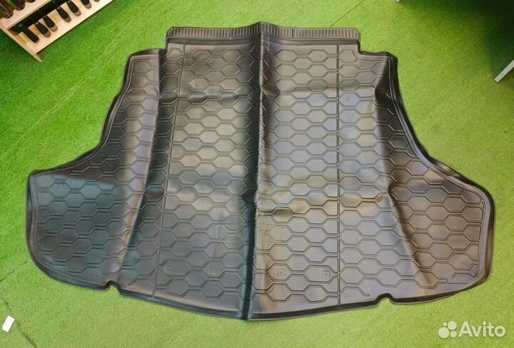 Коврик в багажник новый Toyota Camry 18