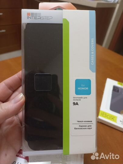 Чехол и стекло защитное разные