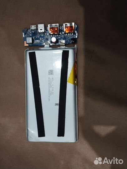 Аккумулятор от повер банка 10000 миллиампер в час