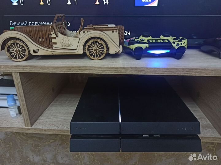 PlayStation 4 (500GB)