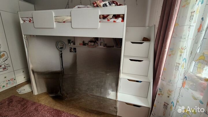 Двухъярусная кровать