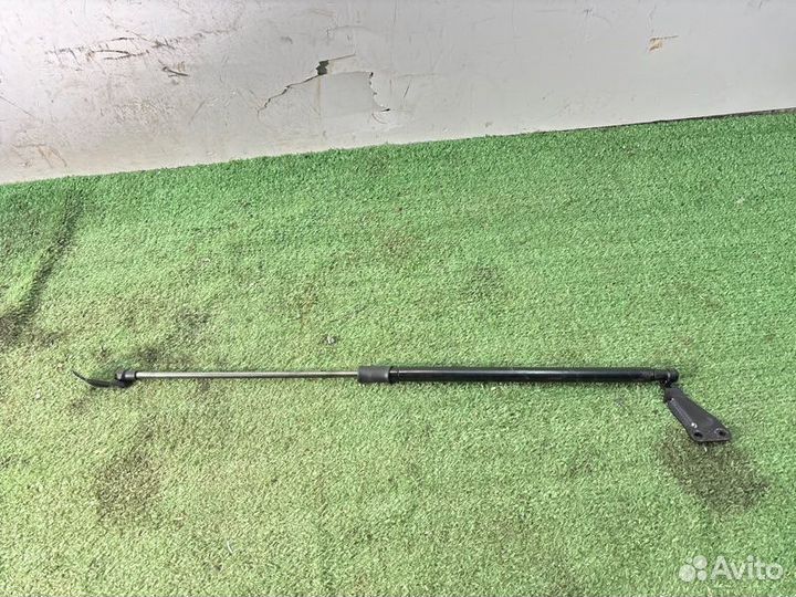 Упоры крышки багажника левые Nissan Juke HR16 2014