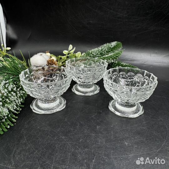 Ваза вазочка креманка винтажная на ножке стекло