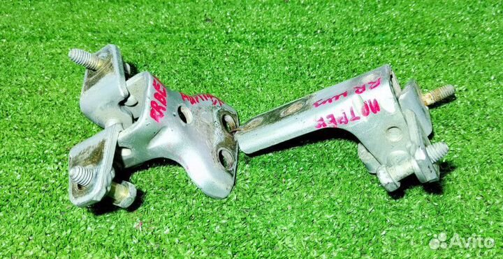 Петли двери задней правой Mitsubishi Airtrek 1