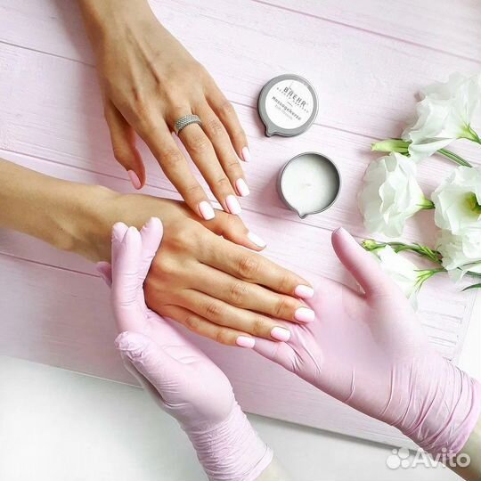 Модель на маникюр с покрытием гель-лак