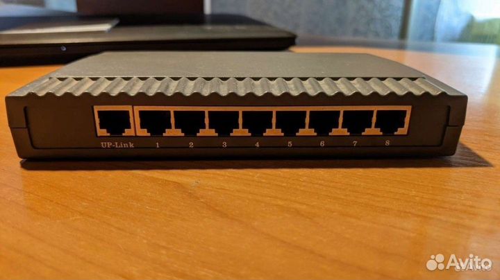 Коммутатор D-Link DES-1008D