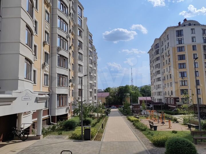 2-к. квартира, 69,7 м², 8/10 эт.