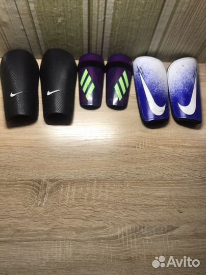 Футбольные щитки