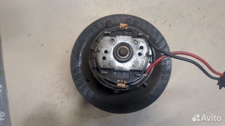 Двигатель отопителя Volkswagen Touran