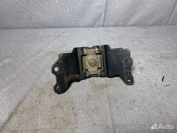 Подушка АКПП Lexus LX 570