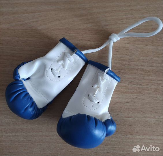 Сувенирные перчатки в автомобиль Рэй Спорт