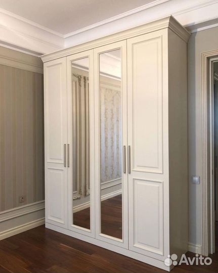 Шкаф распашной с зеркалом