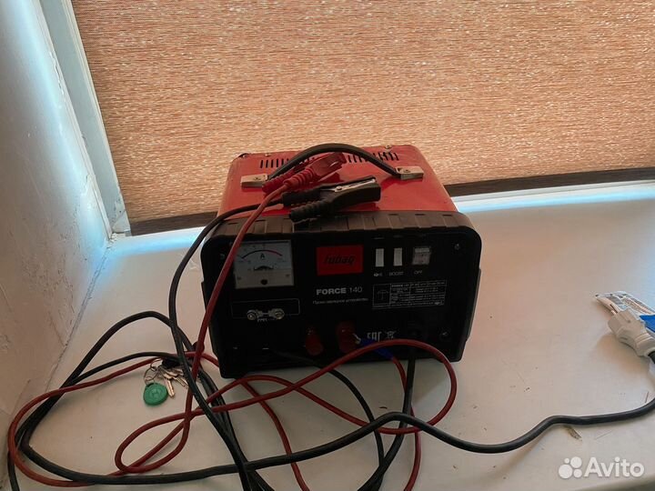 Зарядка для аккумулятора и пускач