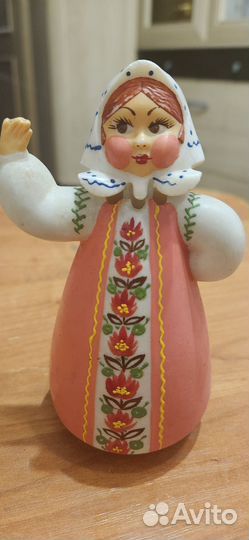 Статуэтка девочка-плясунья болванчик