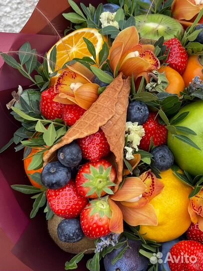 Фруктовый букет корзина экзотическими фруктами