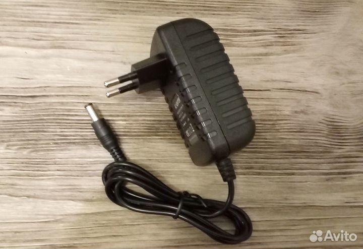 Блок питания 12V 2A (сетевой адаптер HW-120200E1W)