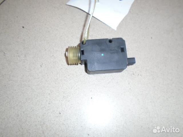 Активатор замка крышки бензобака Mercedes Benz M