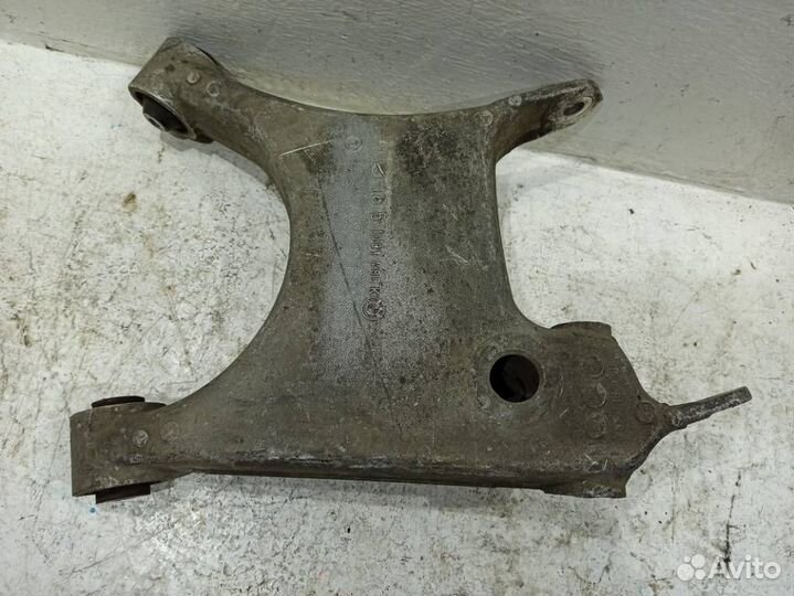 Рычаг задний нижний левый 33321093723