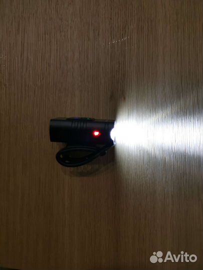 Передний велосипедный фонарь Bike light