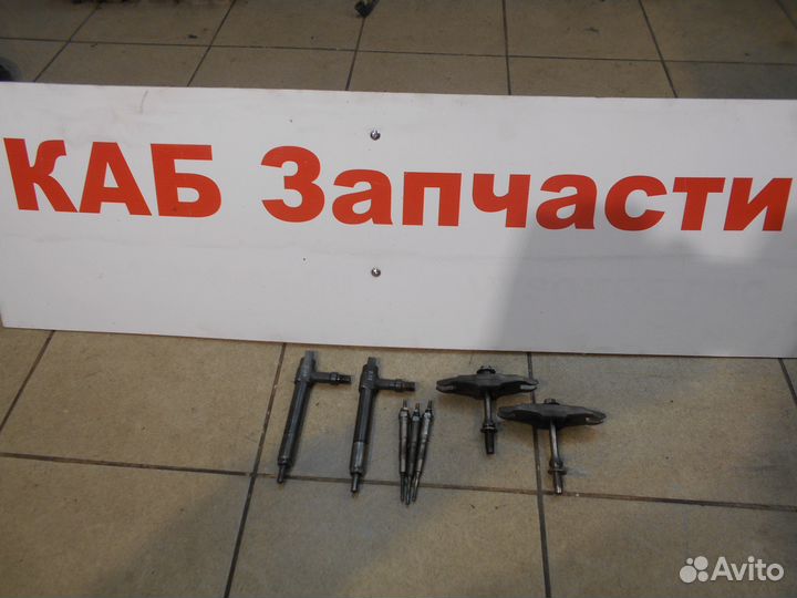 Форсунка Клипса Mazda Premacy RF4F