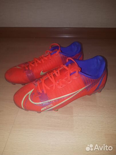 Nike оригинал бутсы р.35, 5