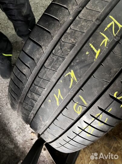 Pirelli P Zero PZ4 315/35 R22