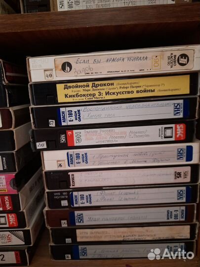 Видеокассеты с фильмами, мультф и музыкой