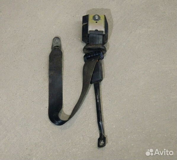 Ремень безопасности передний правый Audi 80 B3