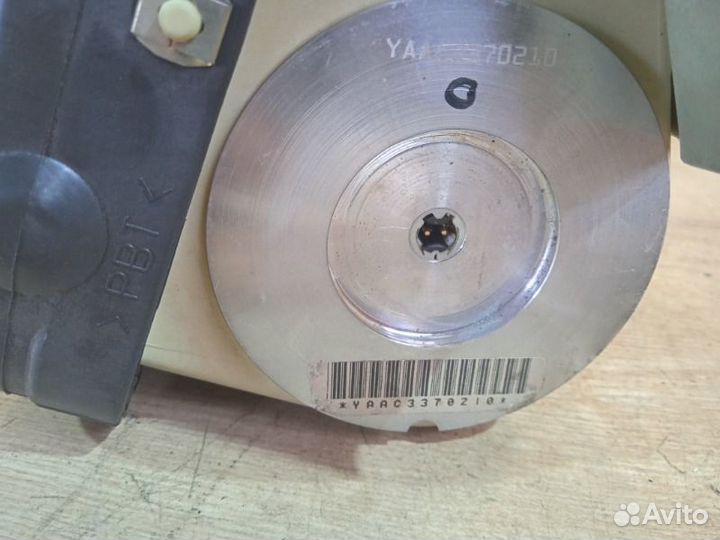 Подушка безопасности пасажира в торпедо