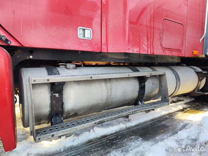 Freightliner Columbia, 2002