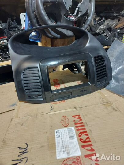 Центральная Накладка торпедо для джили мк kross