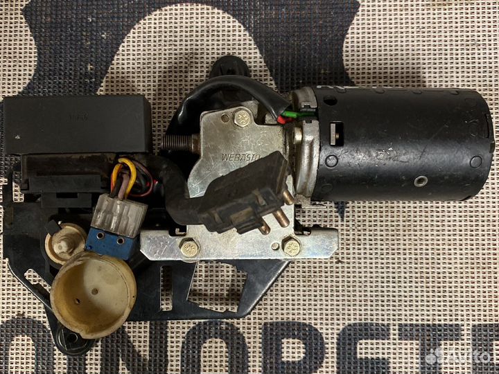 Мотор люка Mercedes A1247800007