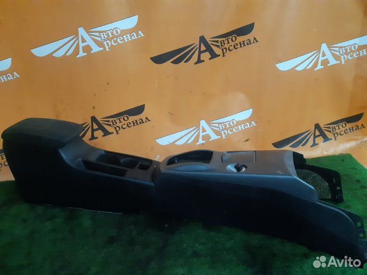 Консоль между сидений Mitsubishi Lancer 1.6