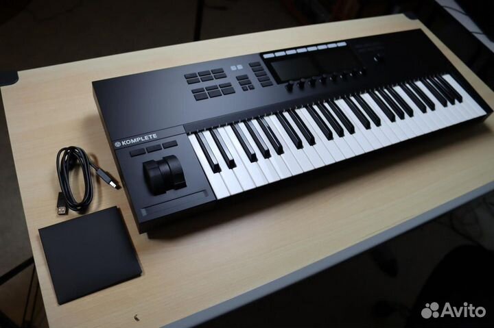 Native Instruments Komplete Kontrol S49 (Код A546)