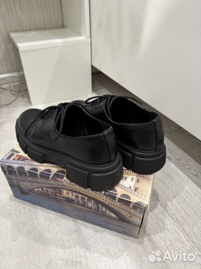 Лоферы женские