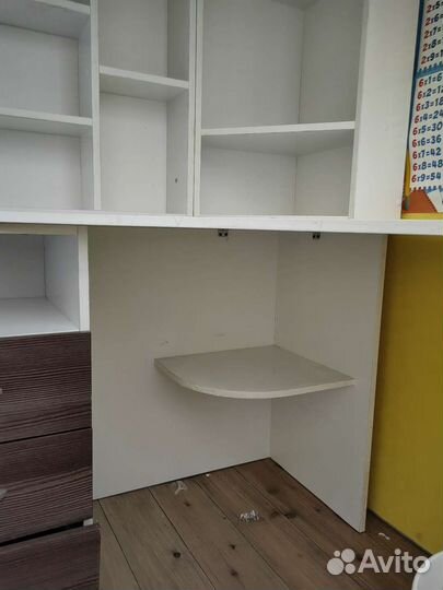 Кровать чердак со столом и шкафом