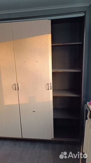 Шкаф