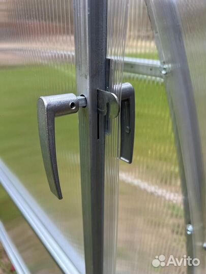 Теплица капелька