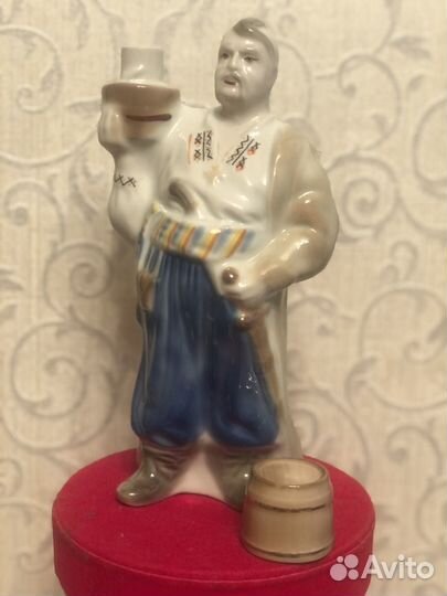 Штоф казак с бочонком