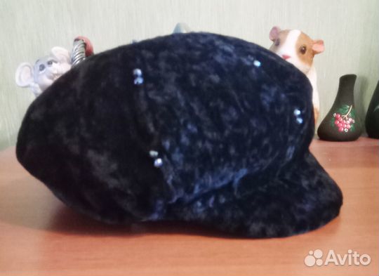 Женская зимняя кепка из мутона