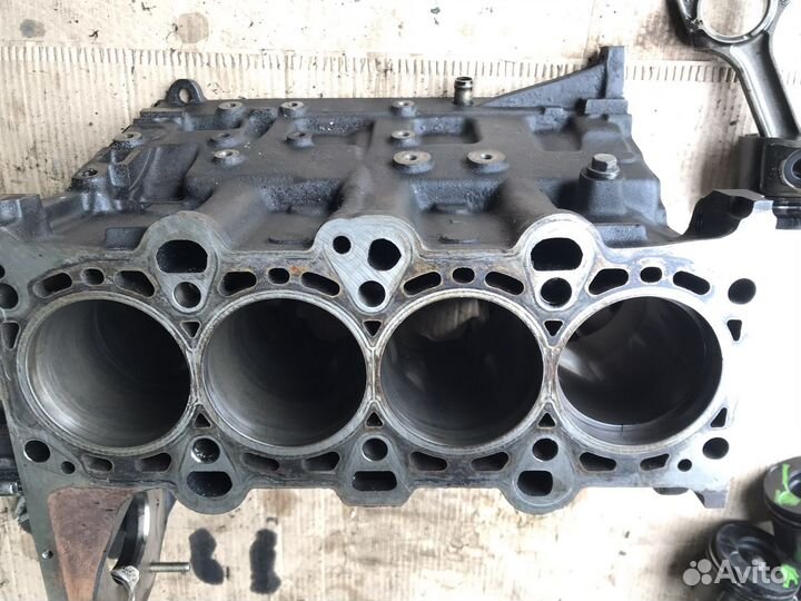 Блок цилиндров 204d1 m47 + поршни с шатунами