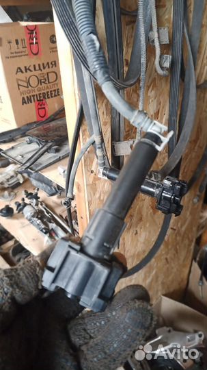 Форсунка омывателя фары левой toyota camry V50 (20