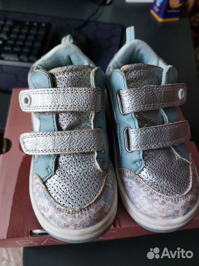 Ботинки для девочек 24р