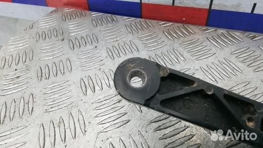 Щеткодержатель лобового стекла volkswagen touran (1T1, 1T2) (2BR08O901)