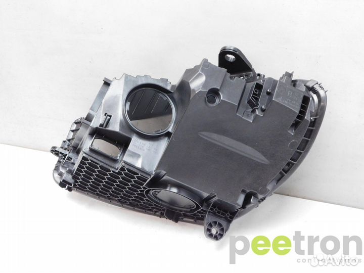 Б/У Б/У Корпус фары правой новая LED. A2069061003