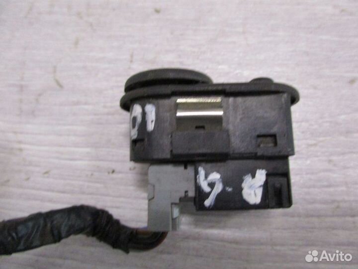 Блок управления стеклоподъемником передний левый