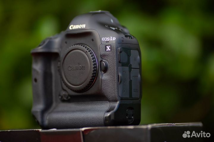 Профессиональный полный кадр Canon 1DX пробег 45т