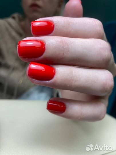 Модель на маникюр с покрытием гель лак