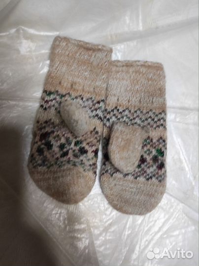 Варежки и шапка